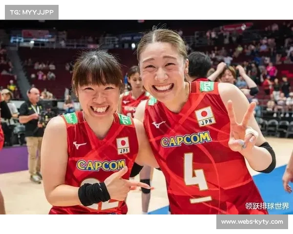 费尔哈特·阿克巴什笑对石川真佑鬼脸,团队氛围轻松